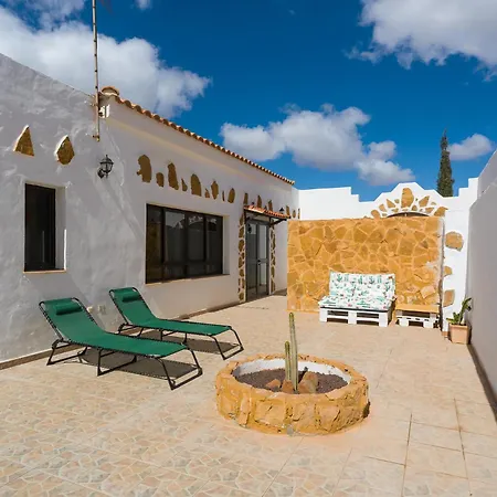 Holiday home Mahostly Casa De La Roseta B