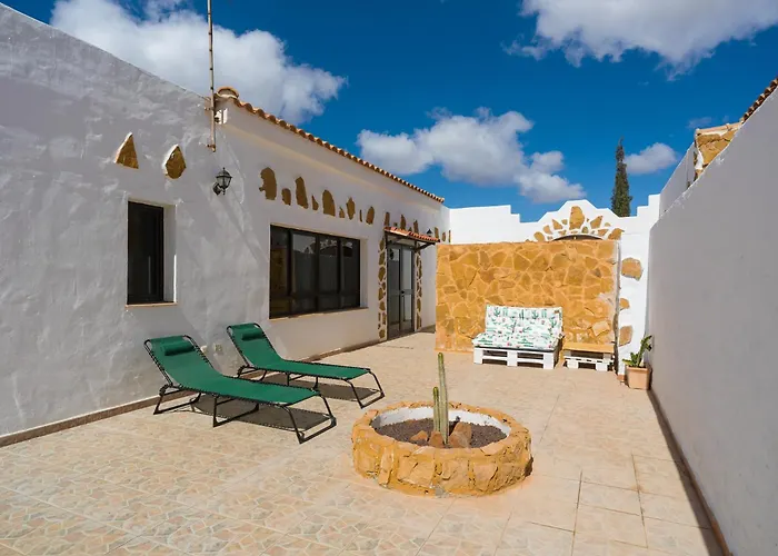 Holiday home Mahostly Casa De La Roseta B