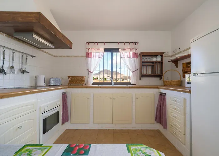 Holiday home Mahostly Casa De La Roseta B *